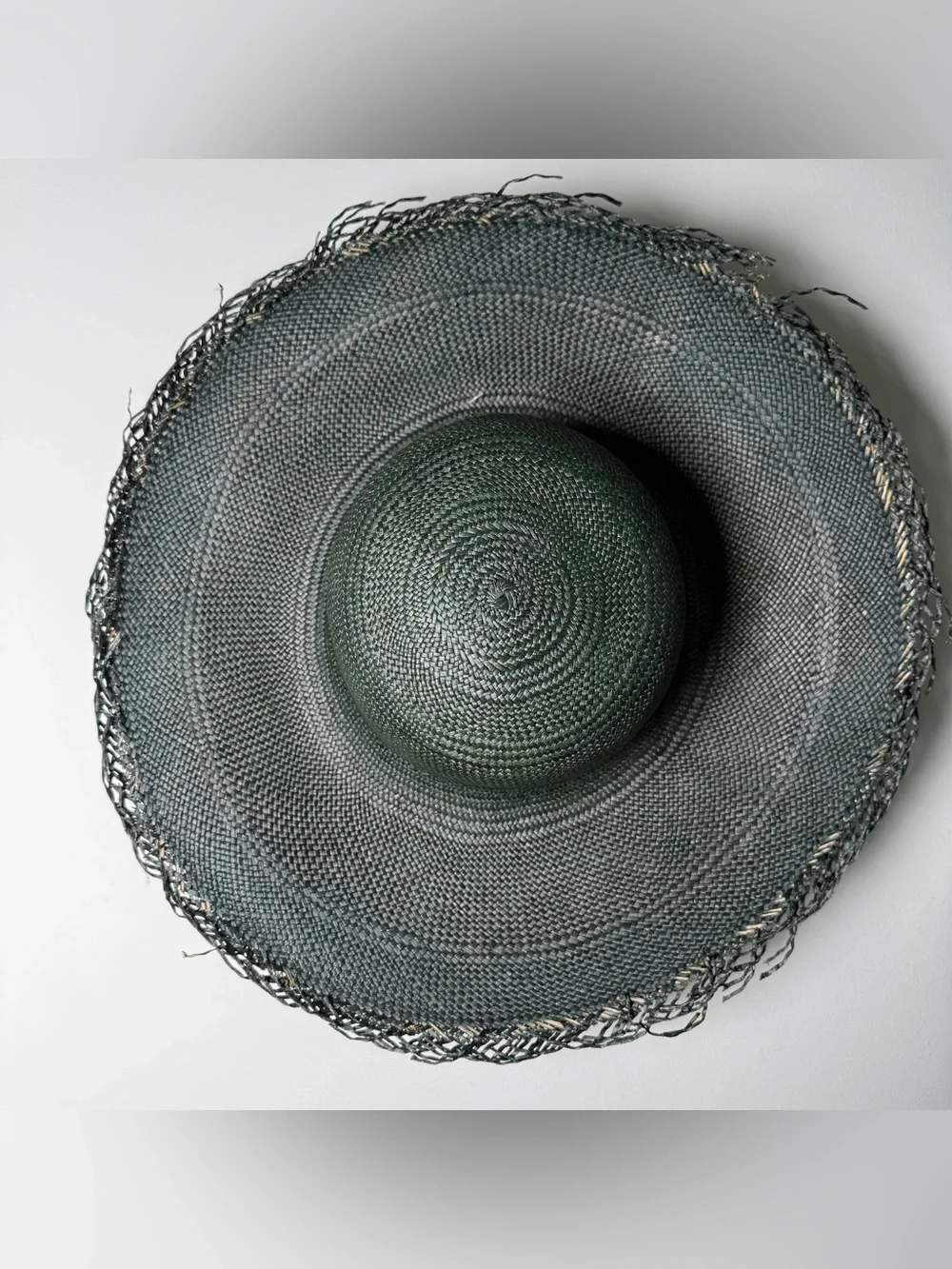 NWT Helen Kaminski Wide Brim Raffia Hat Dark Green Raw Edge  display picture 3